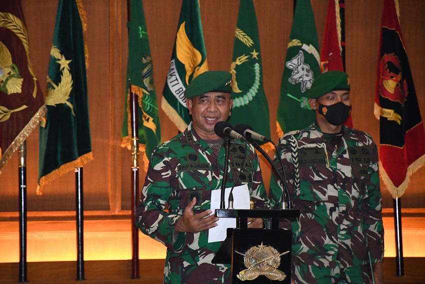Karier Militer Letjen TNI Arif Rahman, Jenderal Bintang 3 yang Jabat Dankodiklatad