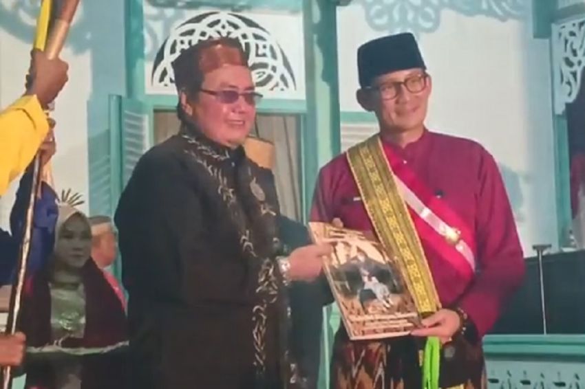 Sandiaga Uno Dapat Gelar Pangeran Nata Yasa Wangsa dari Keraton Amantubillah Mempawah