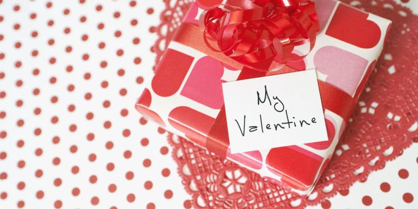 Alasan Ilmiah Pria dan Wanita Punya Selera Kado Valentine yang Berbeda