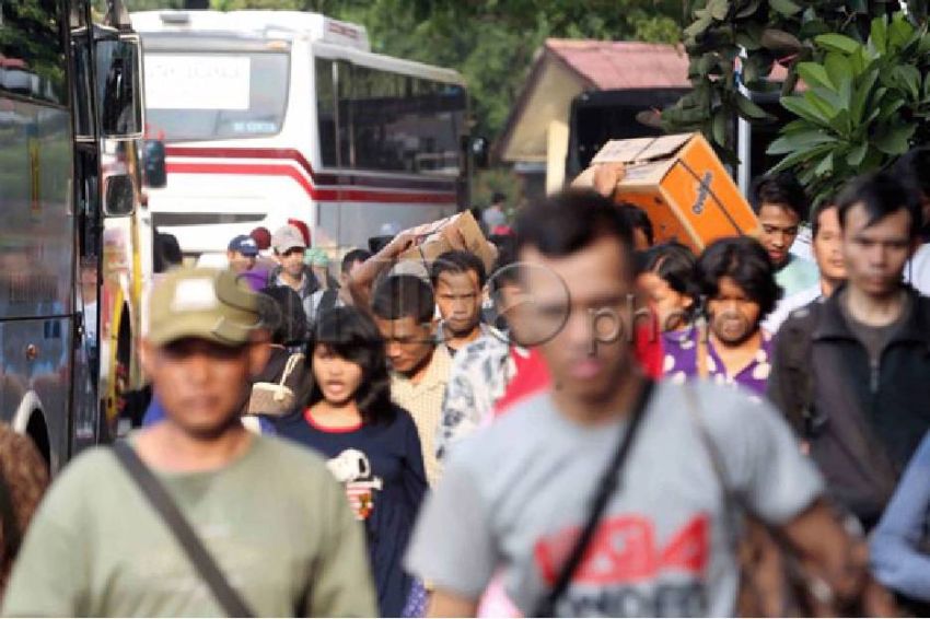Tanpa Keahlian, Ratusan Ribu Pendatang Mengadu Nasib di Jakarta