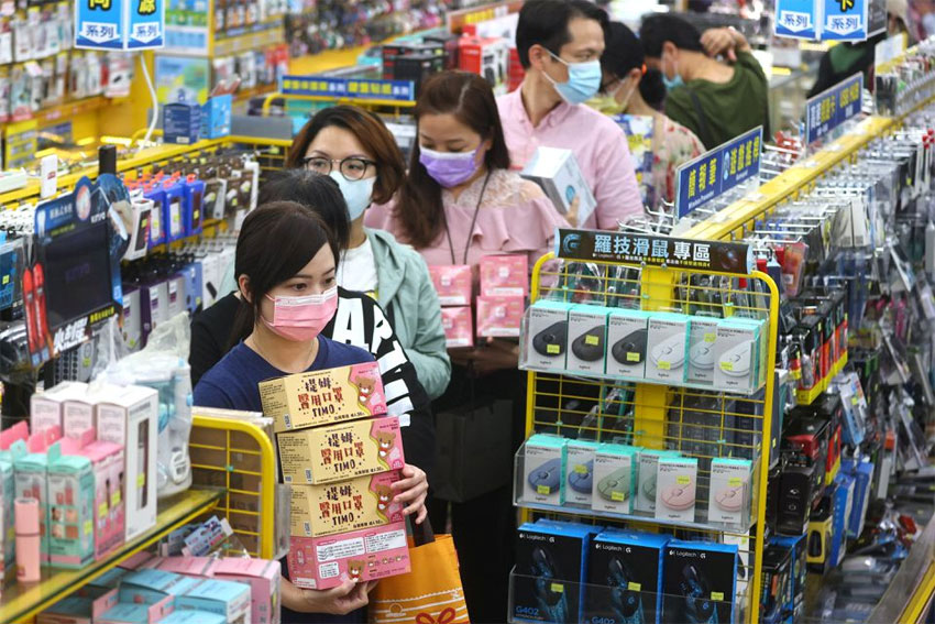 Taiwan Cabut Kewajiban Mengenakan Masker di Dalam Ruangan