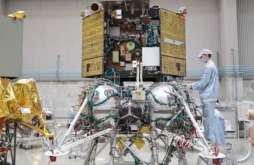 Rusia Kirim Misi Pertama ke Bulan pada Juli 2023, Perpanjang Operasi di ISS Sampai 2028