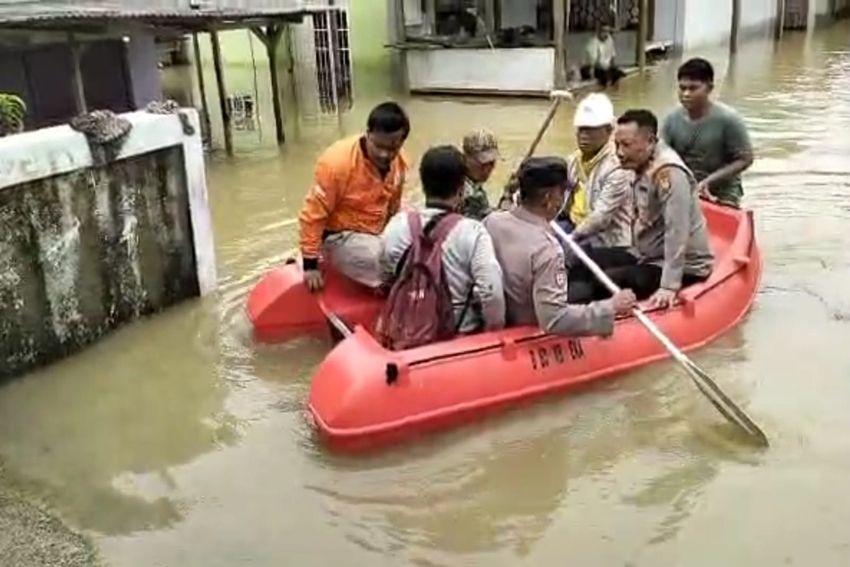 Kali Ciherang Bekasi Meluap, 300 Warga Terdampak Banjir