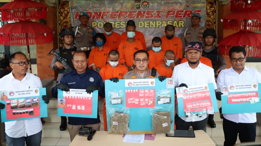 32 Pengedar Narkoba di Denpasar Ditangkap, 2.000 Pil Koplo dan 2 Kg Ganja Disita