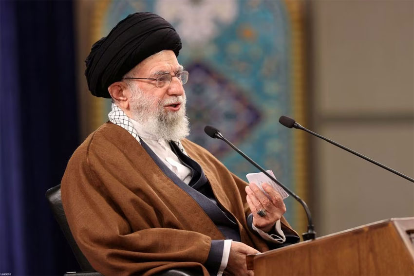Khamenei: Meracuni Siswi di Iran Adalah Kejahatan Tak Termaafkan