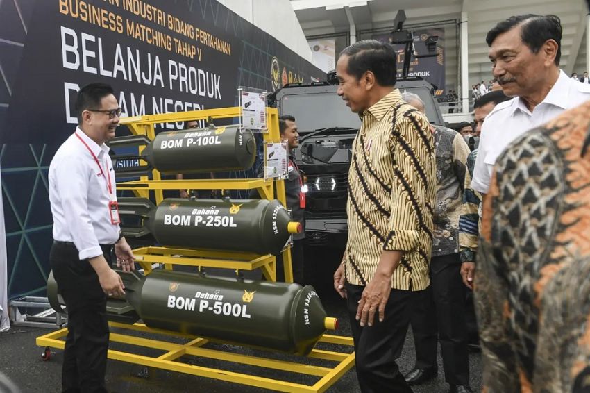 Titah Jokowi ke Luhut: Beri Hukuman Kementerian, Lembaga hingga BUMN yang Tak Beli Produk Lokal