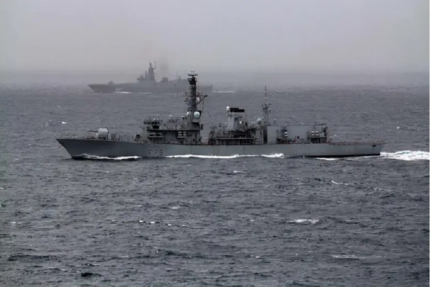Fregat Inggris Bersenjata Torpedo Canggih Kuntit Kapal Perang Rusia