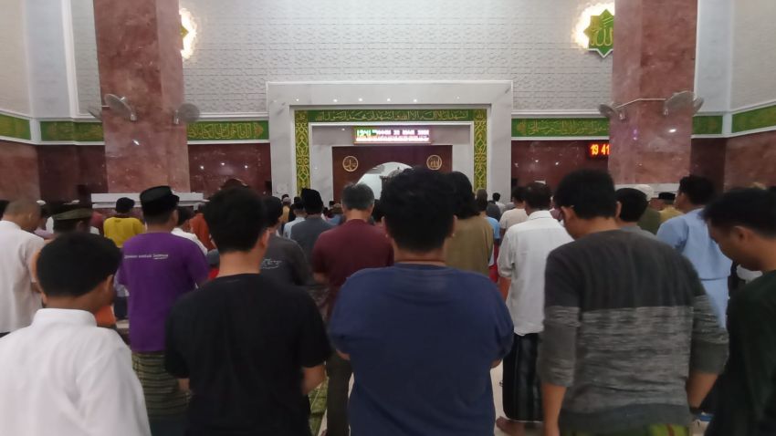Malam Pertama Ramadan, Begini Aktivitas Jamaah di Masjid Al Imam Majalengka