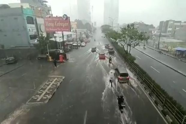 Hujan Deras di Depok, Jalan Margonda dan Tole Iskandar Tergenang