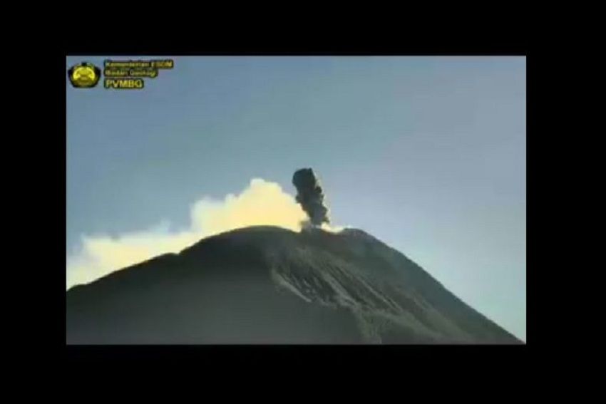 Gunung Api Lewotolok Kembali Erupsi, Semburkan Abu hingga 700 Meter