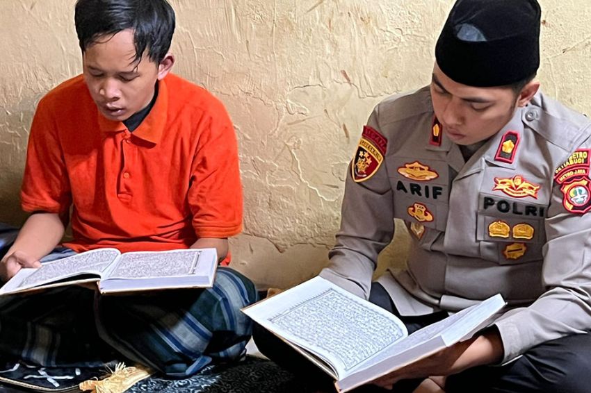 Sebelum Bebas, Pencuri ini Lakukan Khataman Al Quran di Polsek Setiabudi