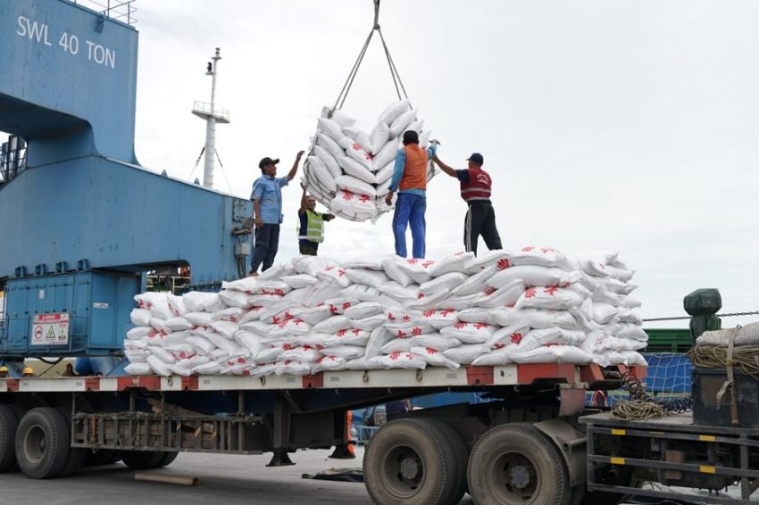 Permintaan Gula Meningkat Jelang Idulfitri, 32.500 Ton GKP Impor Tiba di Jakarta