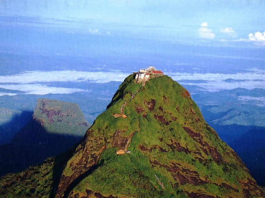 Mengenal Puncak Sri Pada, Gunung Keramat Sri Lanka Dipercaya Lokasi Jejak Kaki Pertama Nabi Adam di Bumi