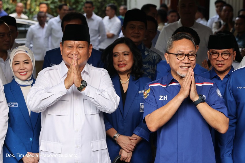 Dikunjungi Zulhas di Kertanegara, Prabowo Isyaratkan KIB Capreskan Dirinya