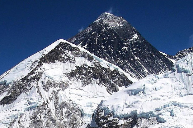 Rekor, Nepal Keluarkan 454 Izin Mendaki Gunung Everest