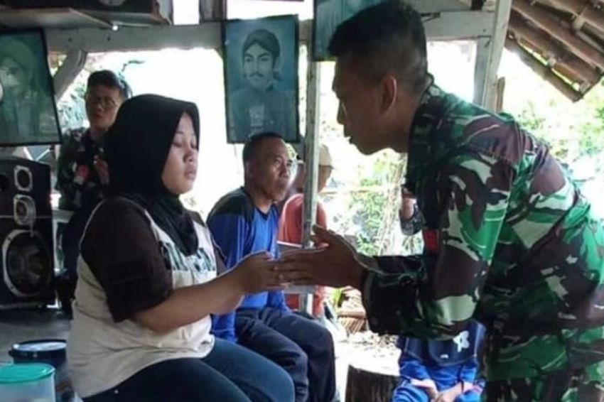 Minta Maaf, Denhanud 471 Pasgat Sambangi Rumah Pemotor Ibu-ibu yang Ditendang Oknum TNI