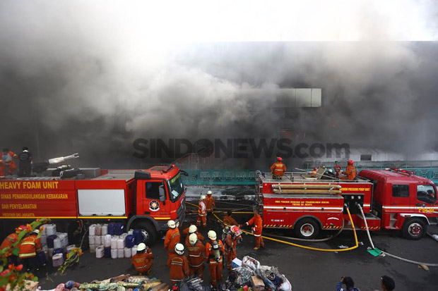 Gedung Kemendagri Kebakaran, 10 Mobil Damkar Beserta 40 Personel Dikerahkan