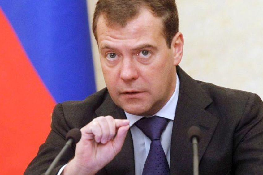 Medvedev Serukan Penghancuran Militer dan Penghancuran Rezim Kiev