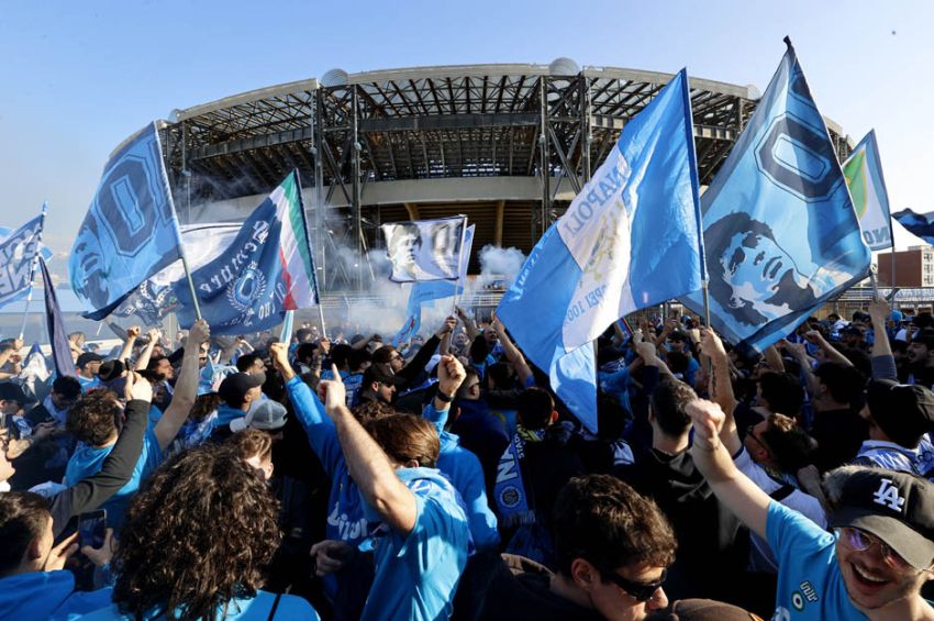 Sambut Scudetto, Stadion di Udine dan Naples Disesaki Fans Napoli