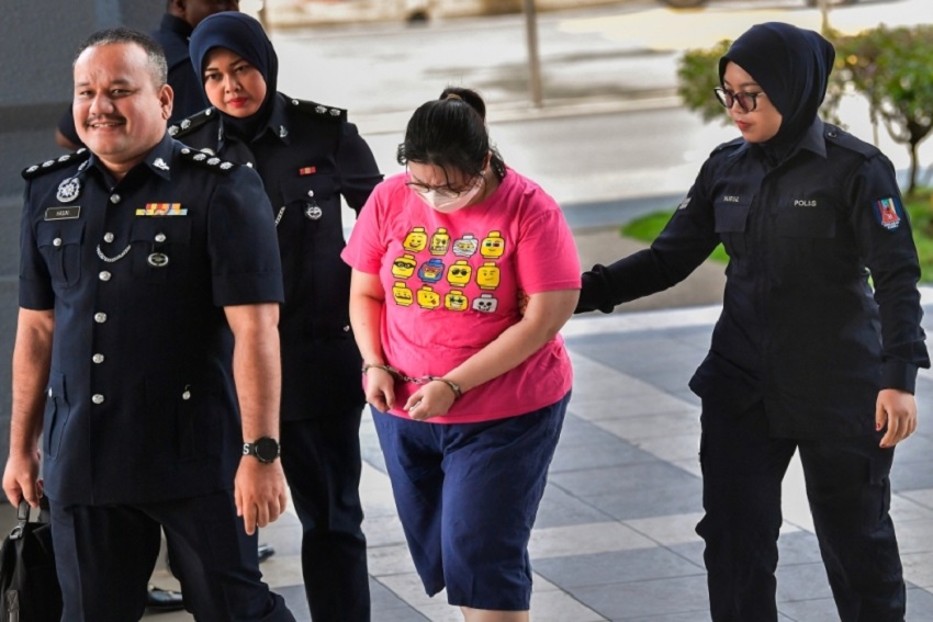 Mengaku Tak Bersalah, Ini Tampang Wanita Malaysia yang Menyetrika PRT Indonesia
