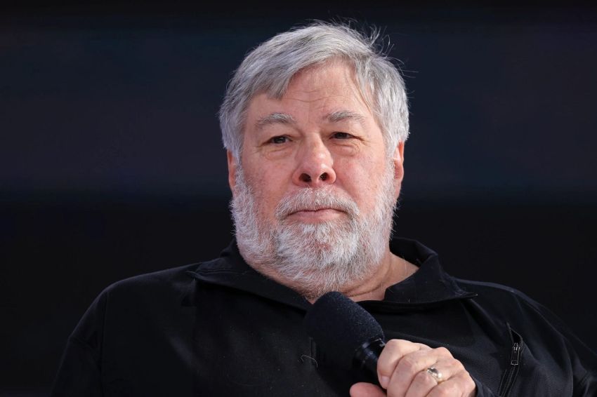 Pendiri Apple Steve Wozniak Ingatkan Bahaya AI, Bikin Penipu Semakin Sulit Dikenali