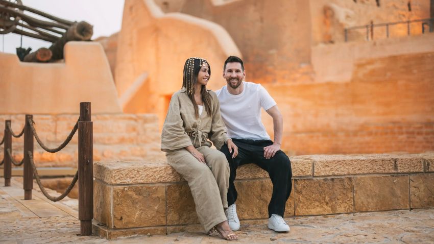 Istri Lionel Messi Kabarnya Ragu Pindah ke Arab Saudi