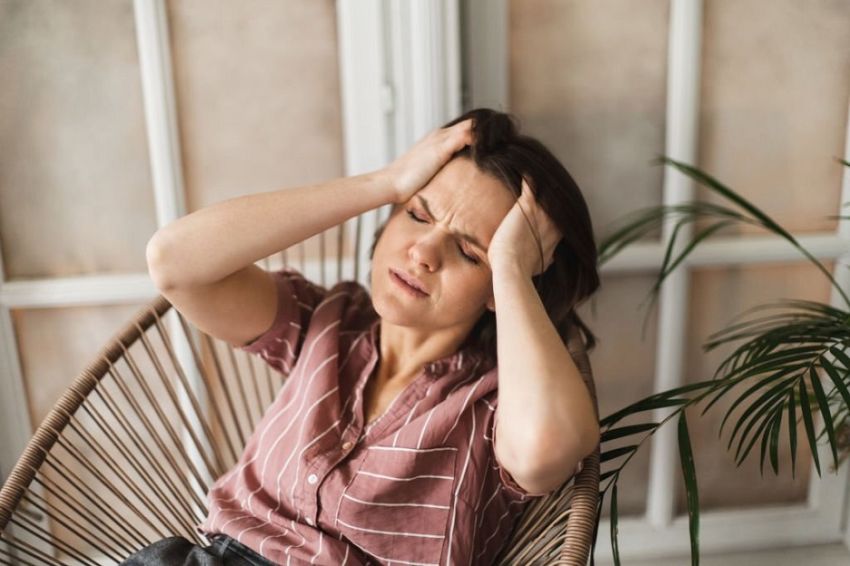 Penyebab Sering Sakit Kepala di Waktu yang Sama dan Cara Mengatasinya
