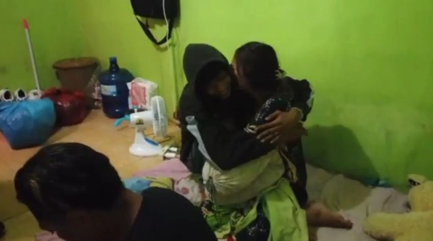 Tangis Wanita Ini Tak Goyahkan Polisi, Suaminya Tetap Ditangkap