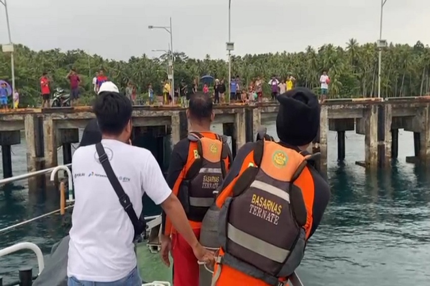 KM Sinar Mareto Tenggelam Dihantam Ombak di Perairan Haltim, 20 Penumpang Selamat