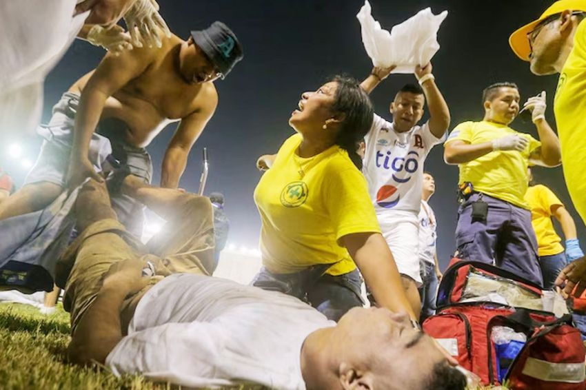 Kerusuhan Suporter Bola di Stadion El Salvador, 9 Orang Tewas Terinjak-injak