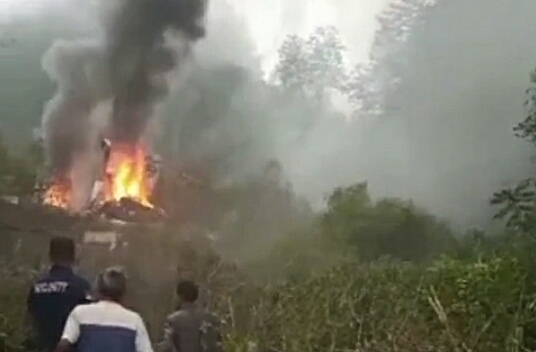 Begini Kesaksian Warga Usai Helikopter TNI AD Jatuh dan Terbakar di Rancabali Bandung