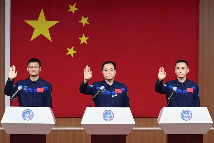 China Berencana Kirim Astronot ke Bulan Sebelum 2030