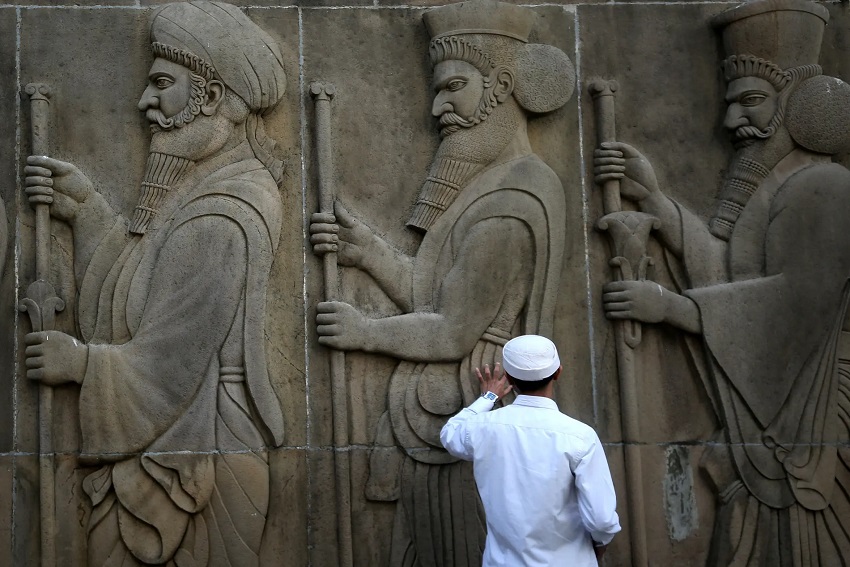 Mengenal Zoroaster, Agama Monoteis Tertua di Dunia yang Dikira Menyembah Api