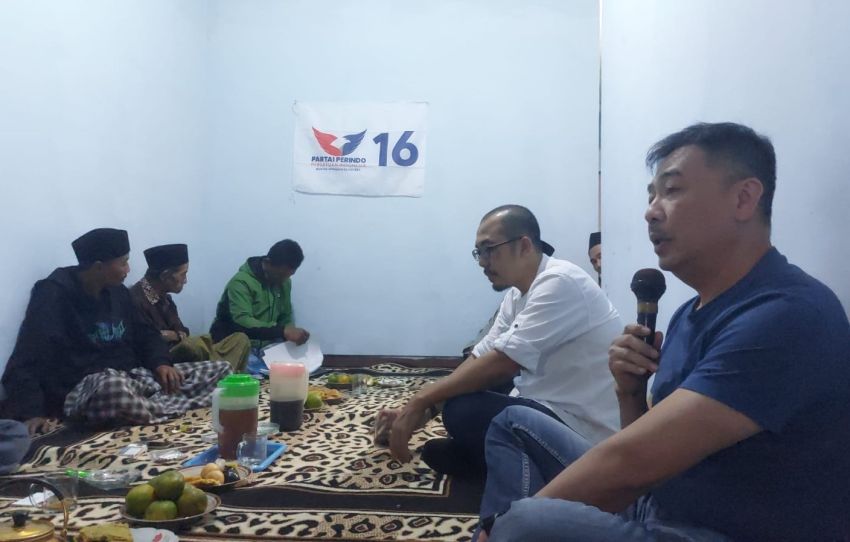 Ketua DPP Perindo Menjawab Permintaan Gerobak dari Warga Singosari Malang