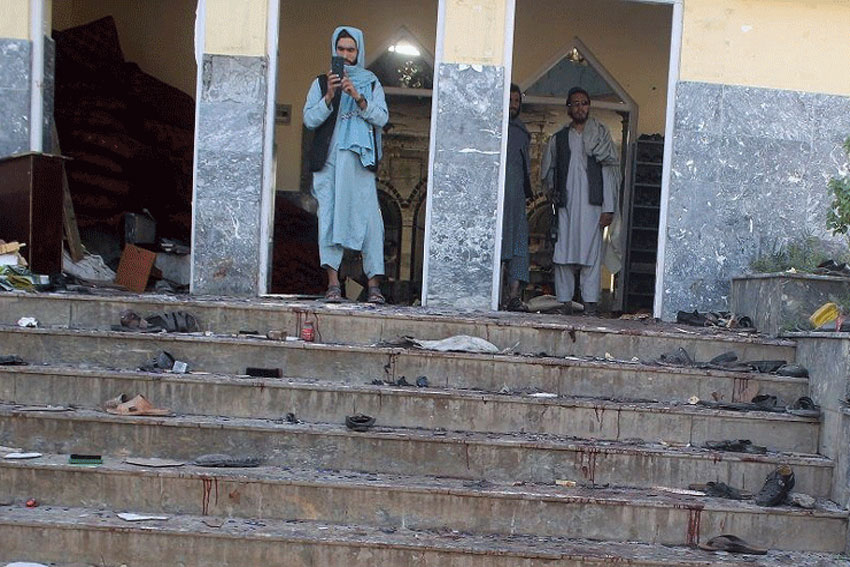 Ledakan Bom di Dalam Masjid Tewaskan Mantan Pejabat Polisi Taliban
