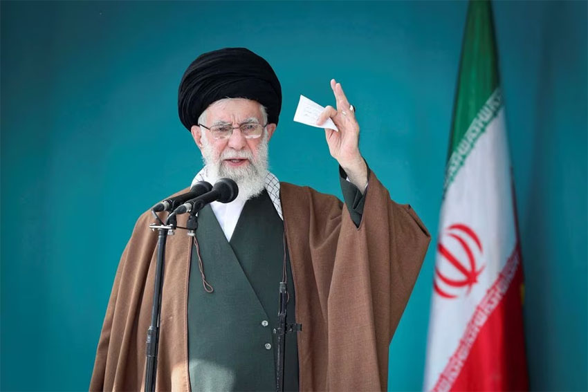 Khamenei: Barat Tidak Dapat Hentikan Iran Membangun Senjata Nuklir