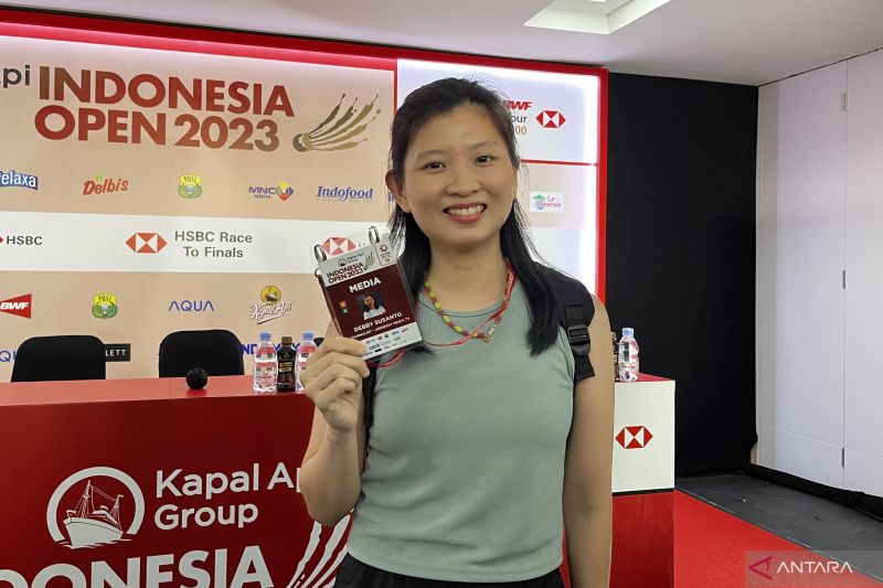Debby Susanto Alih Profesi Jadi Wartawan di Indonesia Open 2023