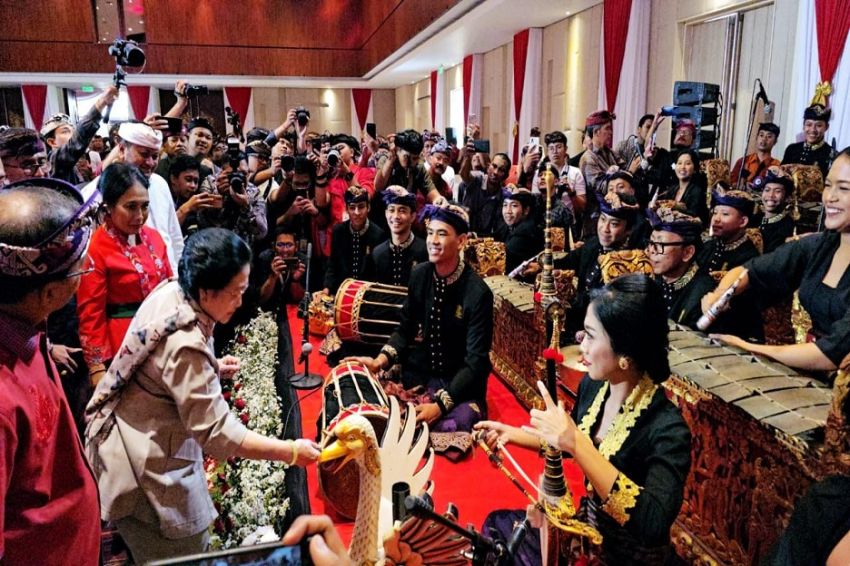 Tiba-tiba Datangi Pemain Gamelan Bali, Ini yang Dilakukan Megawati Soekarnoputri
