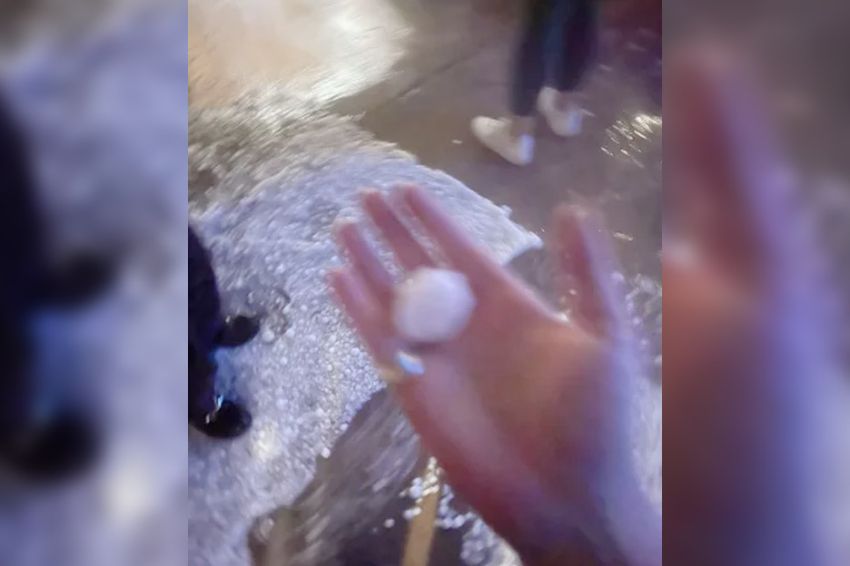 Badai Hujan Es Hantam Konser Musik, Hampir 100 Orang Terluka