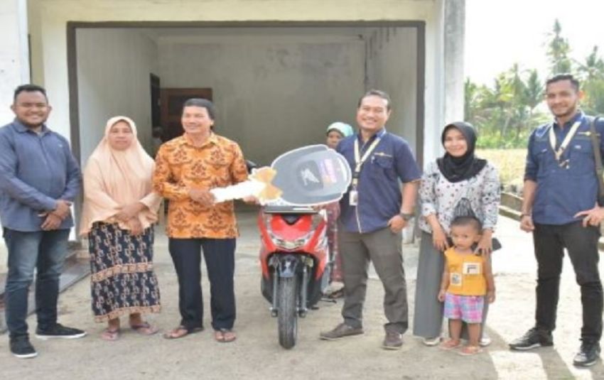 Warga Aceh Ini Dapat Hadiah Motor Beat Usai Menangkan Gebyar Promo MNC Finance