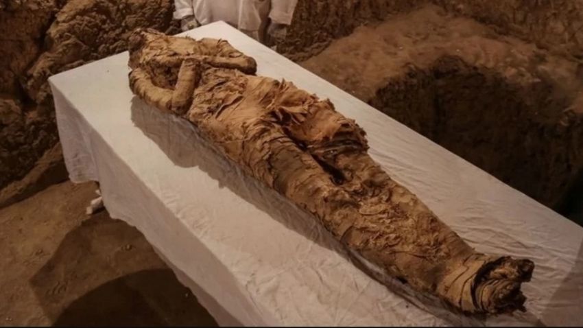 Inilah Sosok Mumi Dibungkus Emas Berusia 4.300 Tahun