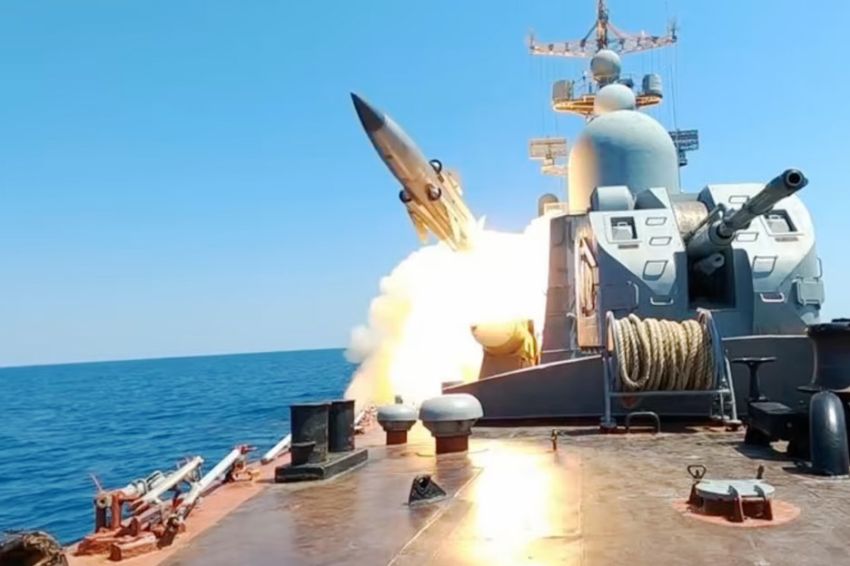 Memanas, Angkatan Laut Rusia Lakukan Latihan Tembak di Laut Hitam