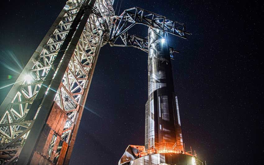 SpaceX Siap Luncurkan Roket Pendorong Starship Super Heavy