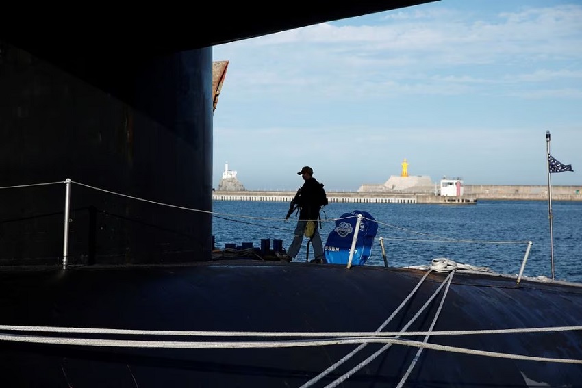 Kapal Selam Nuklir Kedua AS Tiba di Korsel, Korut Tembakkan 2 Rudal Balistik