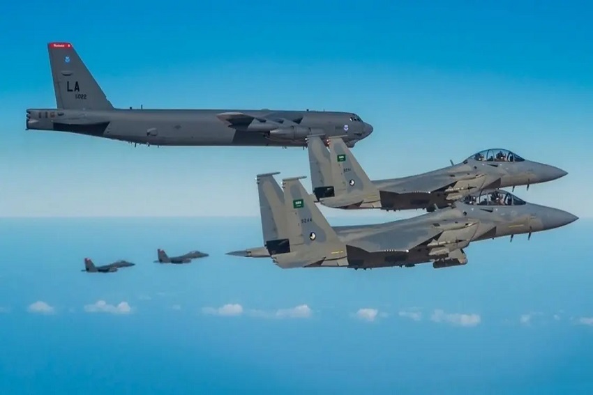 Jet Tempur F-15 Arab Saudi Jatuh, Awaknya Tewas