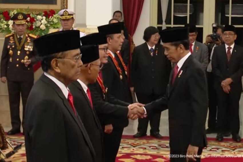 Mantan Menparekraf Wishnutama Terima Bintang Mahaputera Nararya dari Jokowi