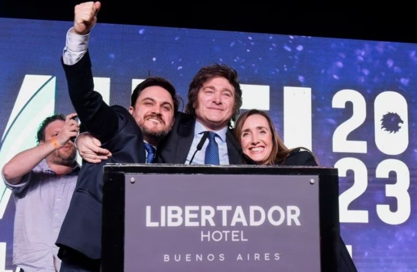 Penyanyi Rock Javier Milei Menangi Pemilu Pendahuluan Presiden di Argentina