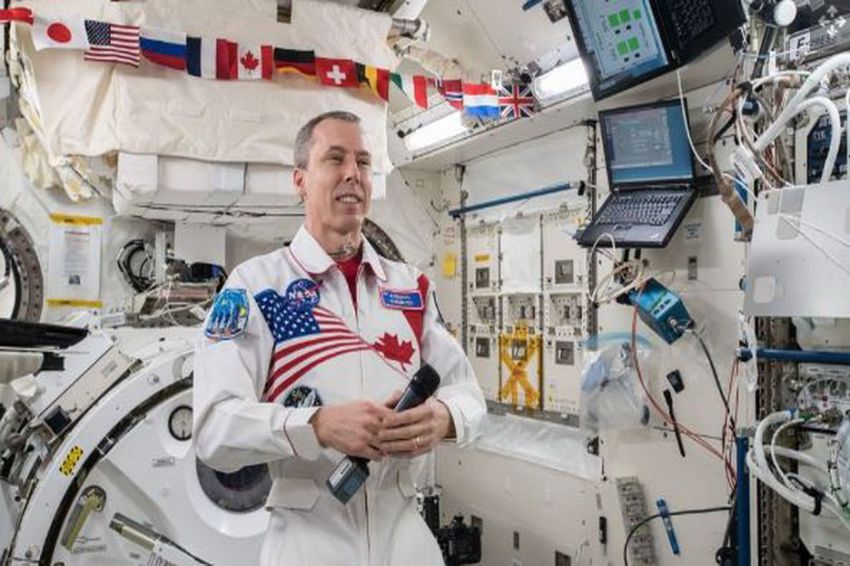 Mantan Astronot NASA Dikontrak untuk Ciptakan Reaktor Nuklir di Bulan