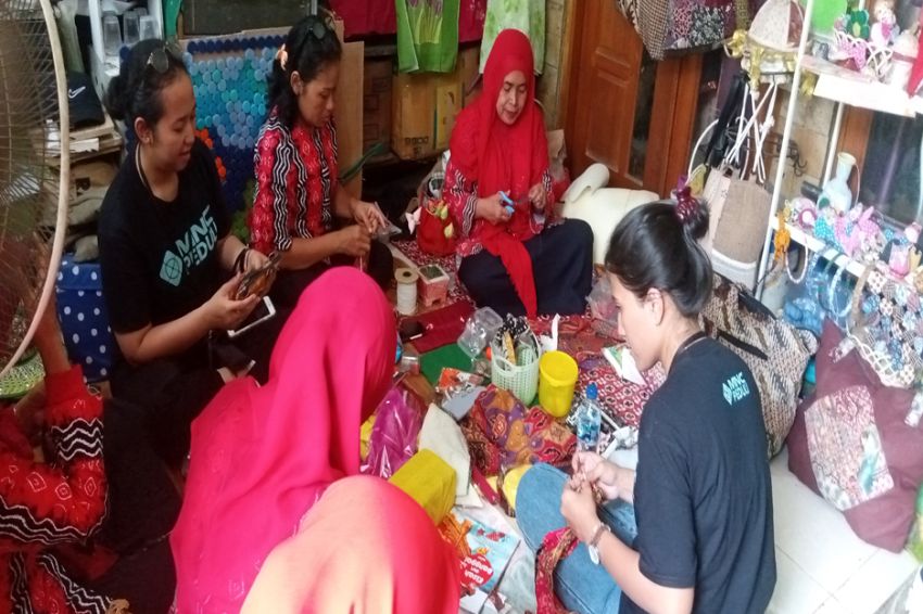 MNC Peduli Donasikan Kain Batik, Pekka Binangkit Bekasi: Terima Kasih, Ini Sangat Bermanfaat