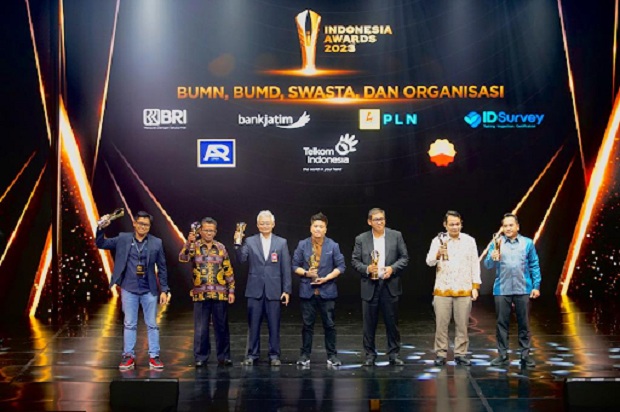 Tak Henti Lakukan Inovasi, bankjatim Raih Indonesia Awards 2023